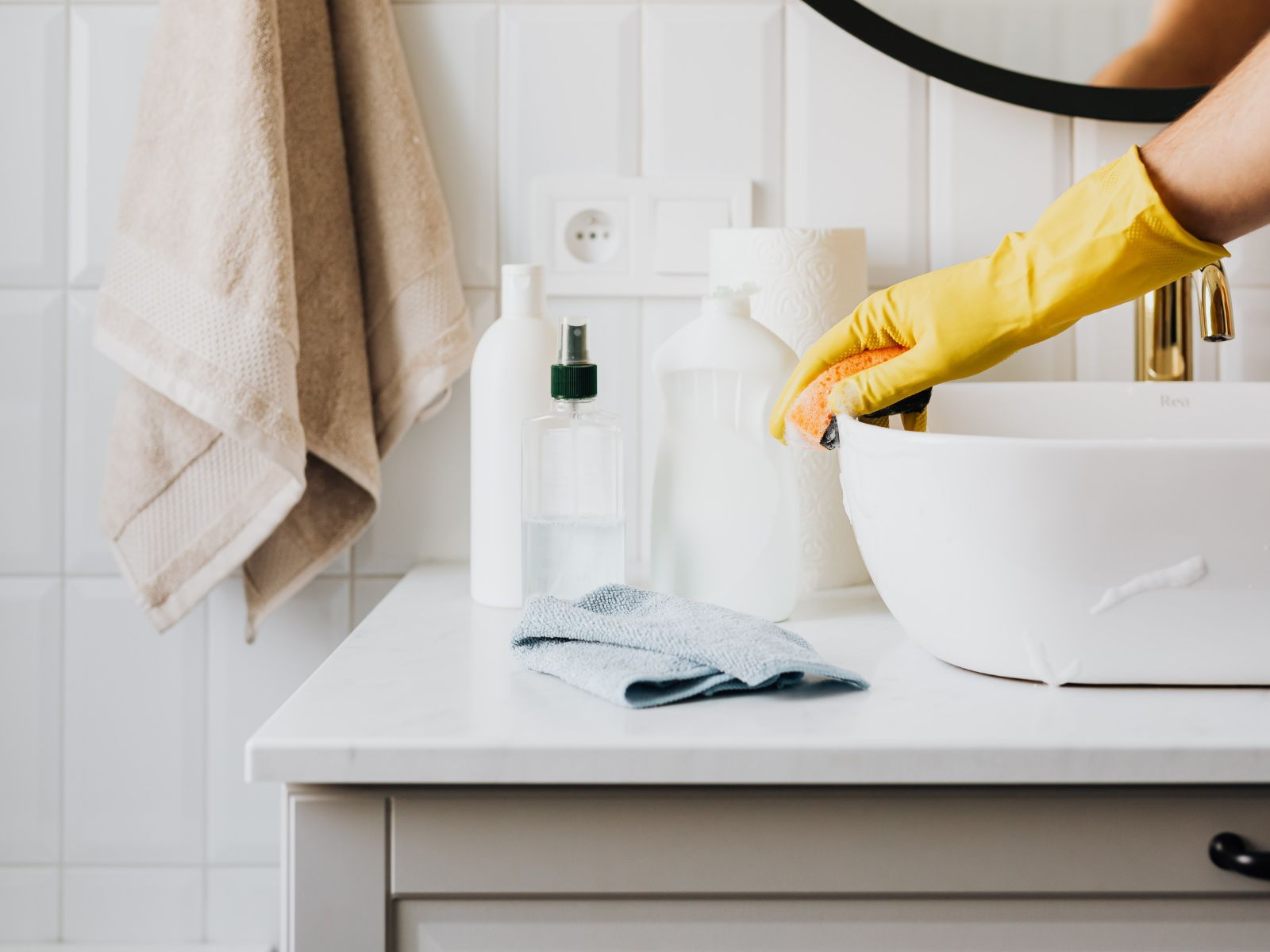 How Cleaners Handle Tough Dirt and Stains