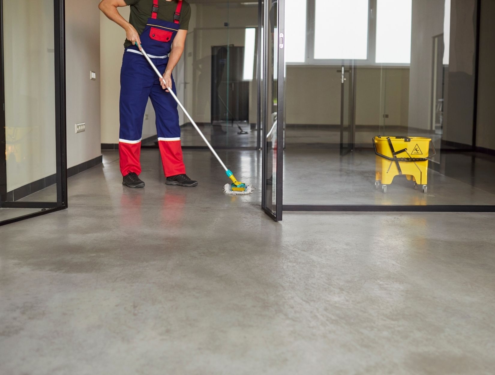 Trusted Cleaning Team with 25 Years Experience